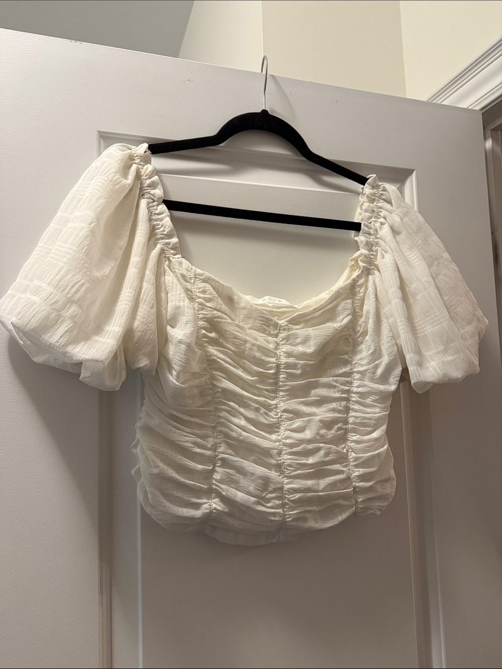 Women's Cream Ruched Puff Sleeve Top
